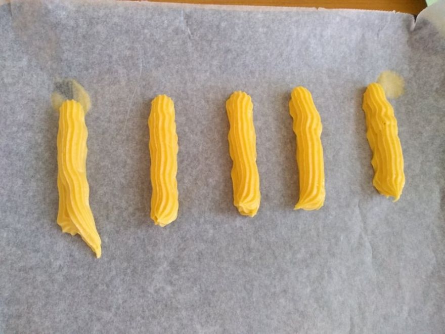 Bezlepkové a bezmliečne éclairs s vanilkovým krémom