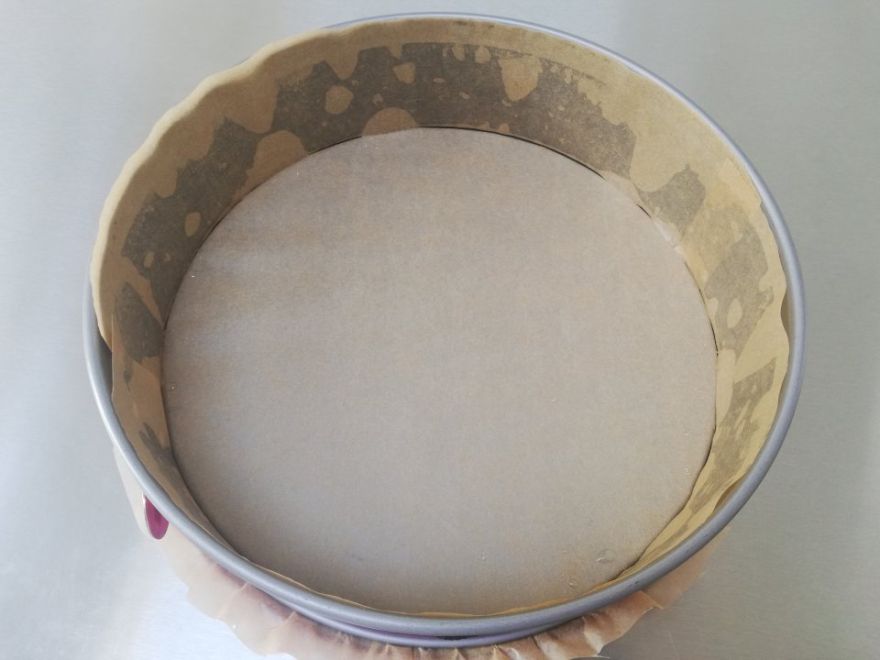 Bezlepkový red velvet dort