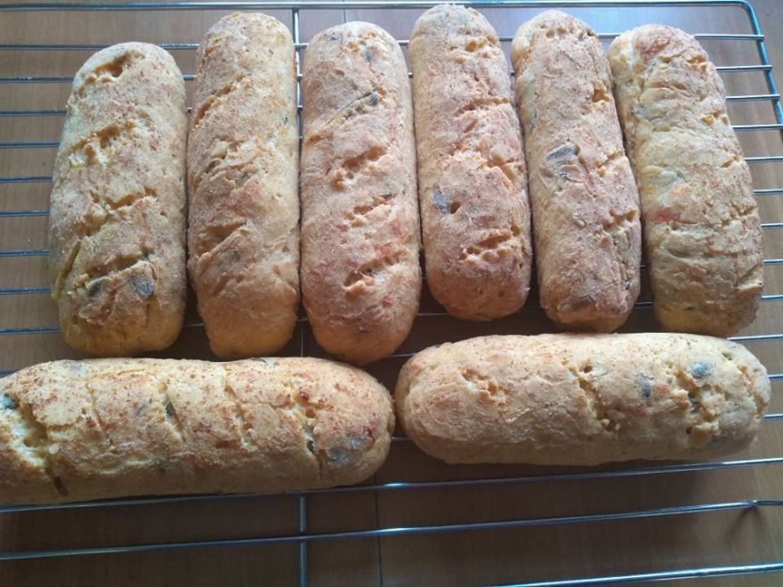 Bezlepkové mrkvové bagety s dýňovými semínky