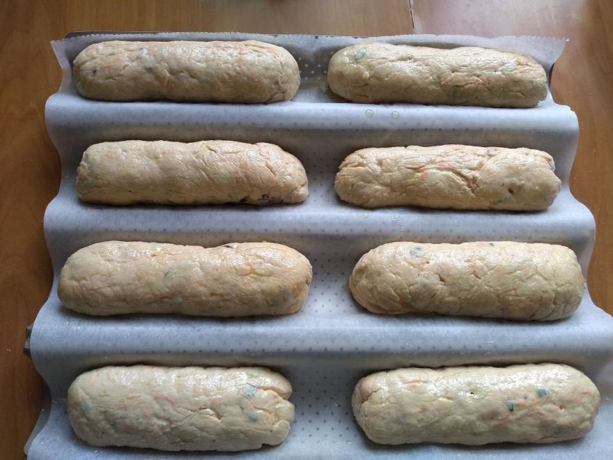 Bezlepkové mrkvové bagety s dýňovými semínky