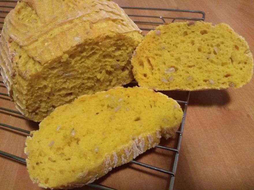 Gluten-free sourdough sunflower bread