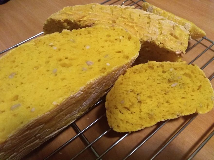 Gluten-free sourdough sunflower bread