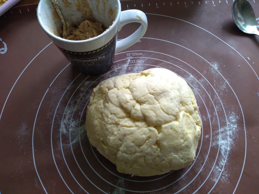 Bezlepkový kváskový skořicový chléb