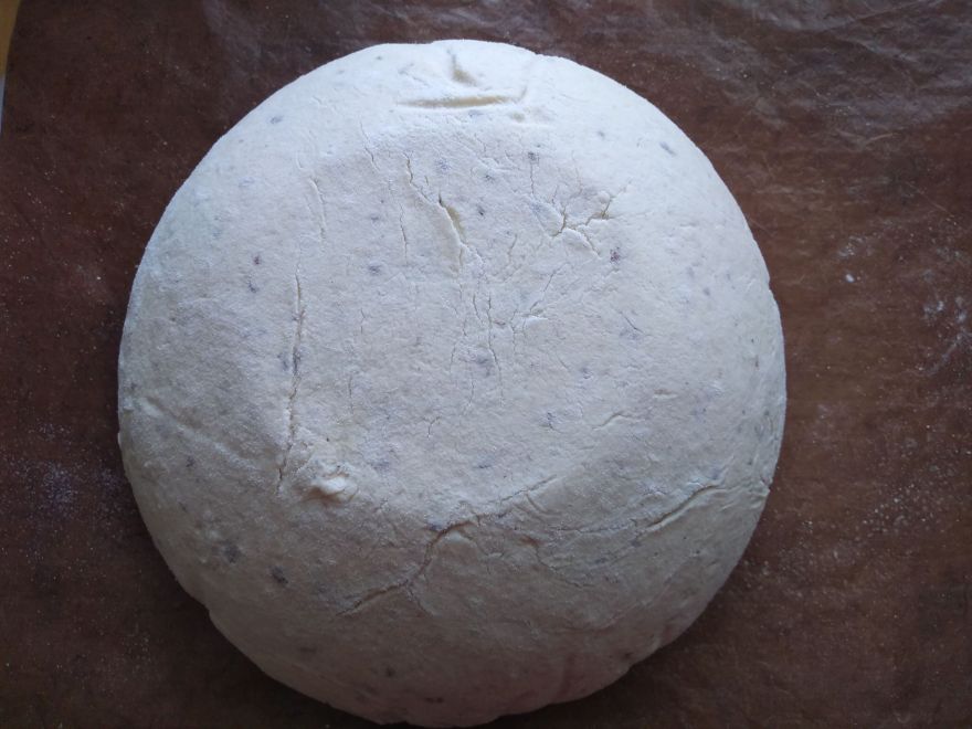 Bezlepkový kváskový chléb s kefírem a medem