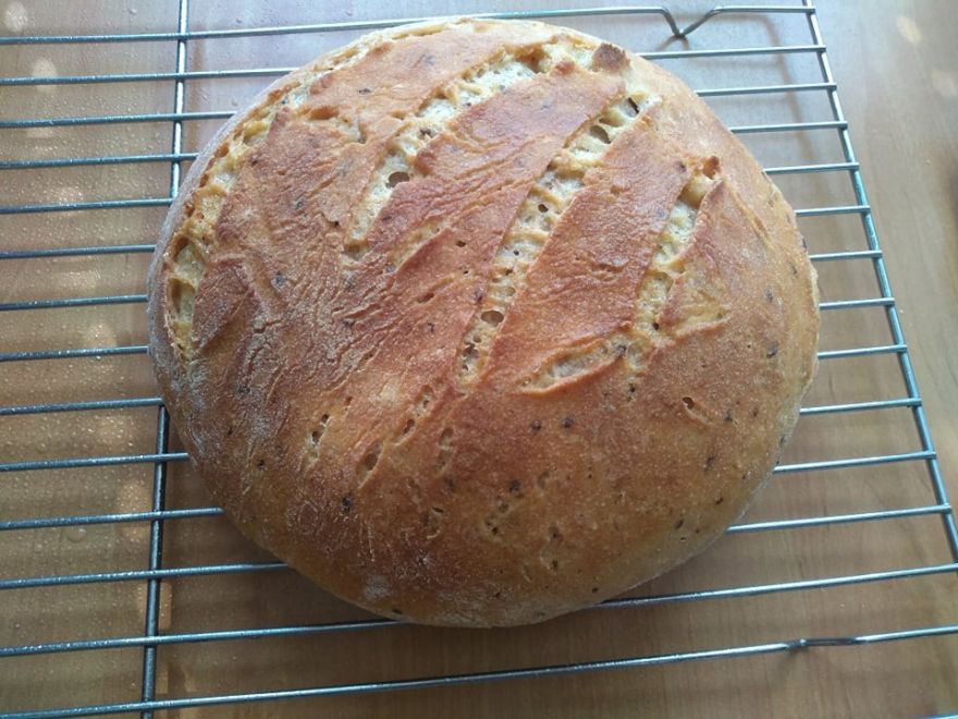 Bezlepkový kváskový chléb s kefírem a medem