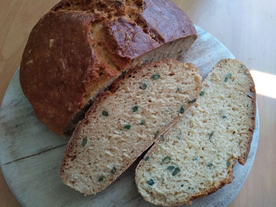 Gluten-free Irish bread without yeast and sourdough