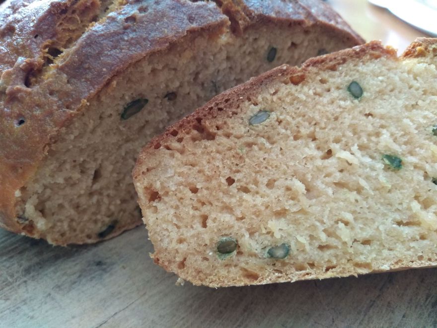 Gluten-free Irish bread without yeast and sourdough
