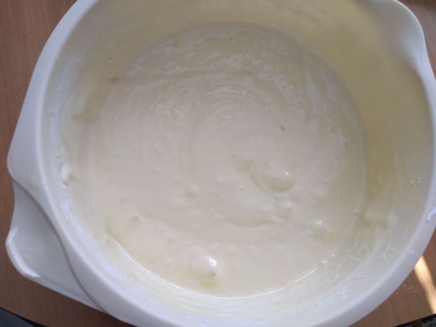 Bezlepkový ovocný koláč s posýpkou