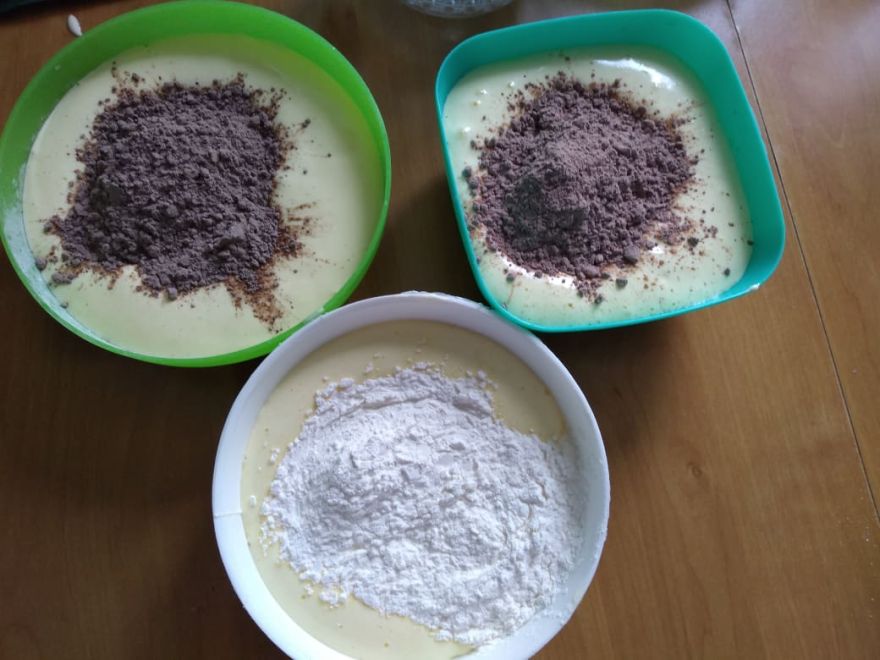 Gluten-free EXCLUSIVE tricolor pudding cake