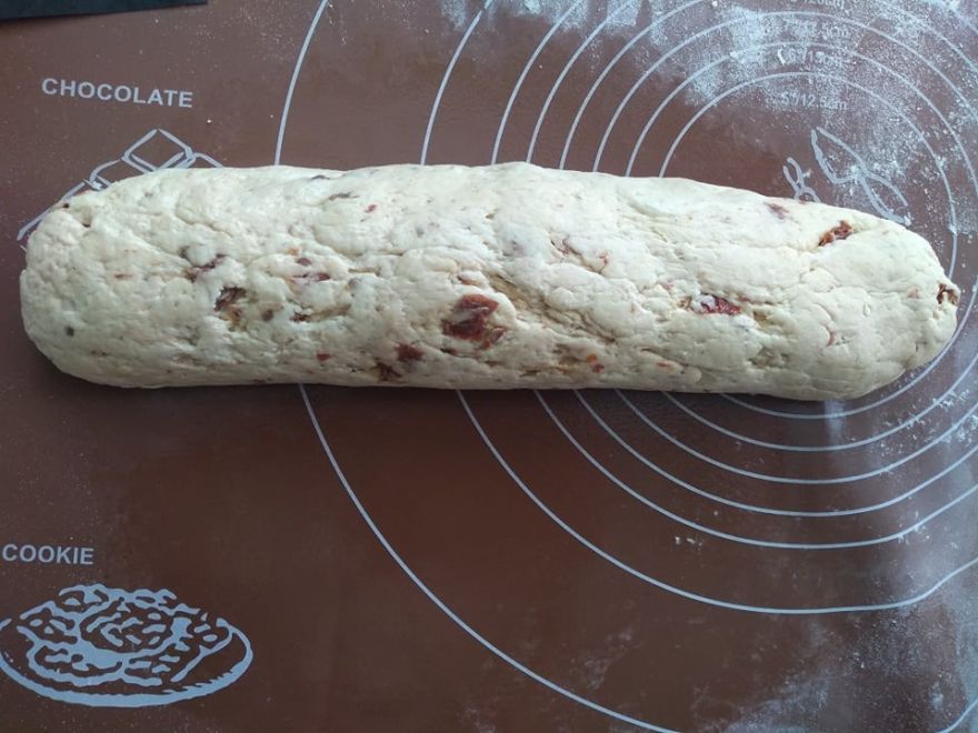 Bezlepkové ciabatty se sušenými rajčaty a olivami