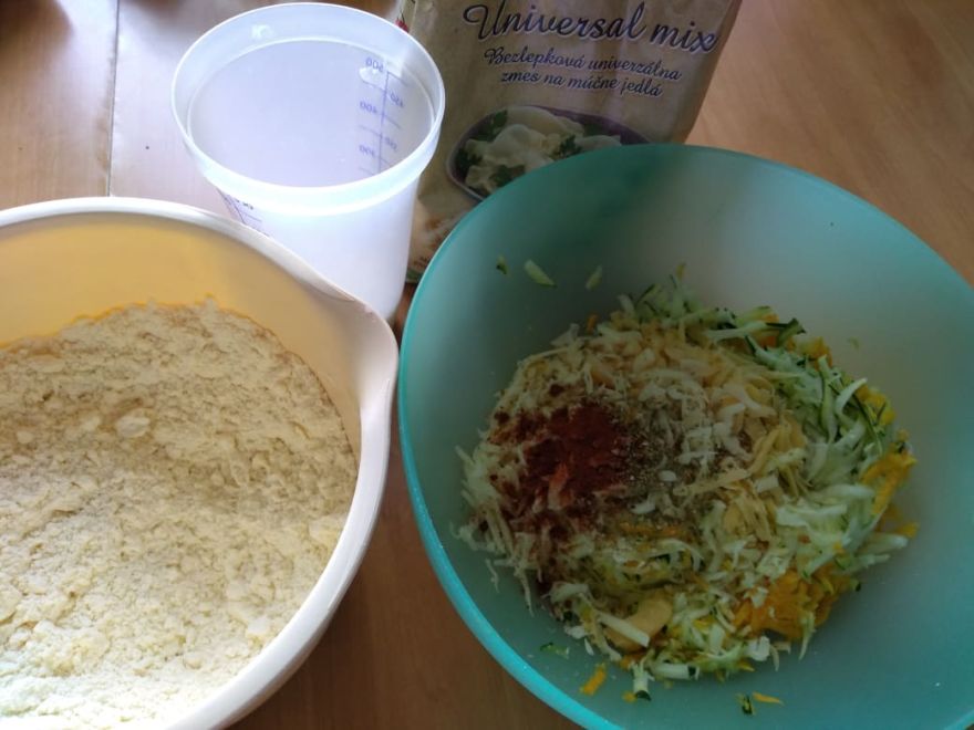 Glutenfreie Zucchini- und Kürbiscracker