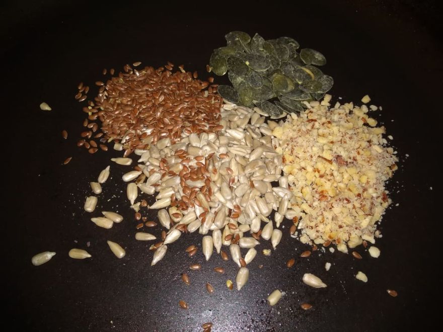 Bezlepkový kváskový mrkvový chléb