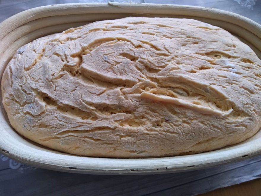 Bezlepkový kváskový mrkvový chléb