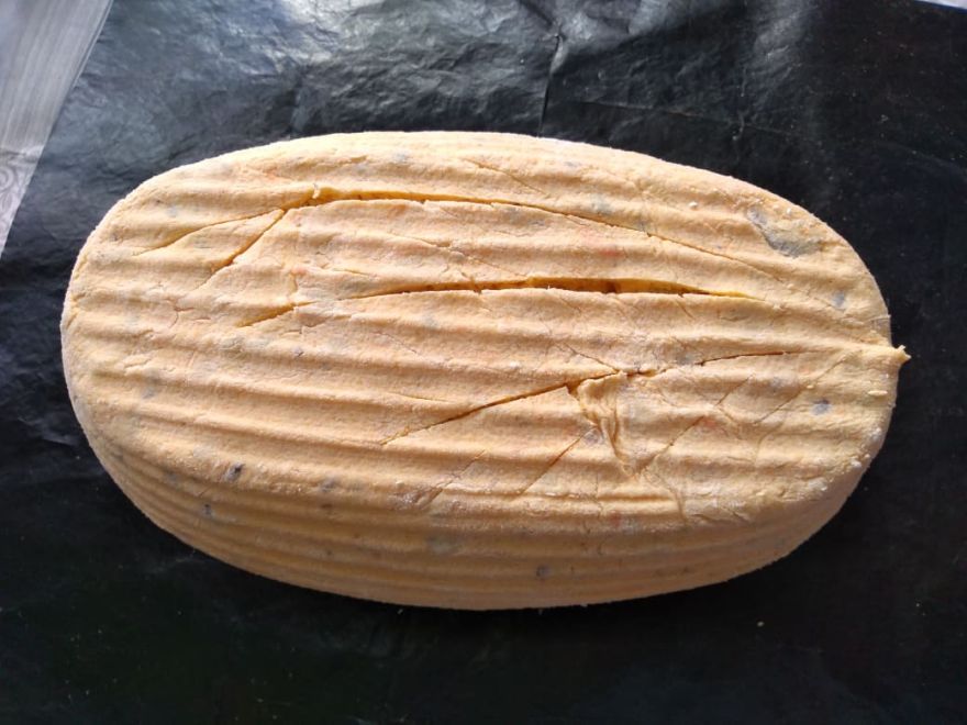 Bezlepkový kváskový mrkvový chléb