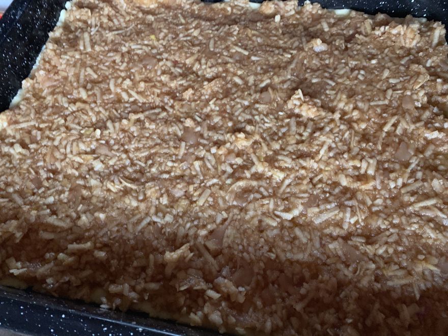 Křehký jablečný koláč s pudinkem