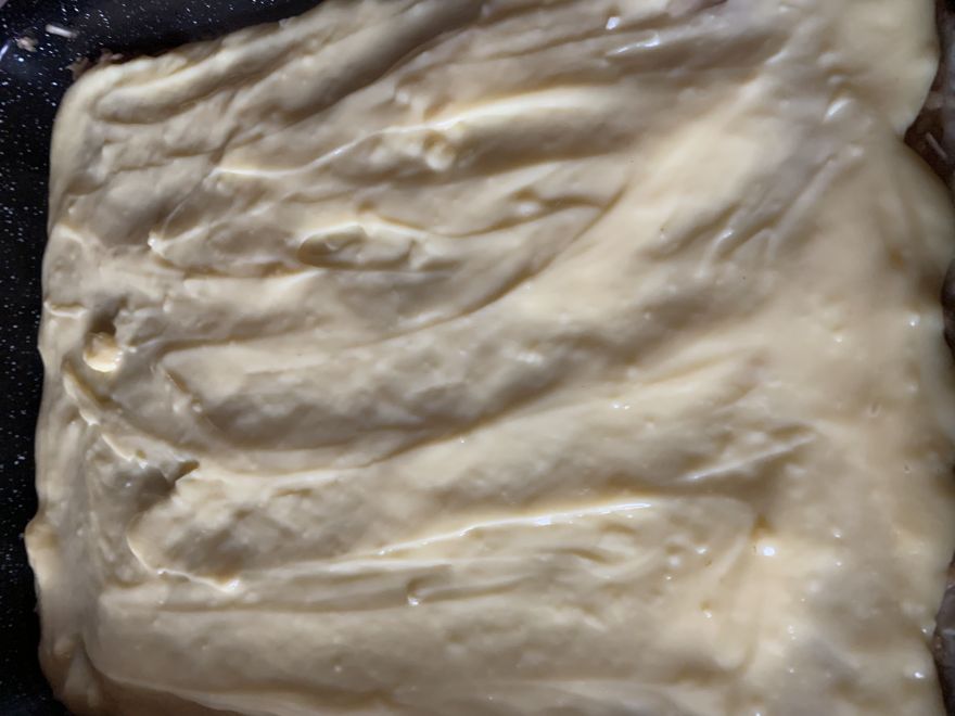 Křehký jablečný koláč s pudinkem