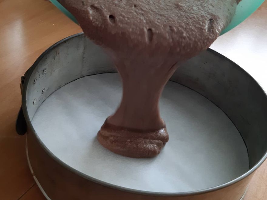 Bezlepkový karamelový dort