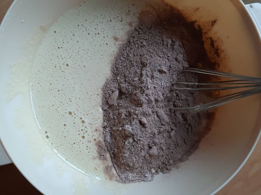 Bezlepkový brownies s vanilkovým pudingom