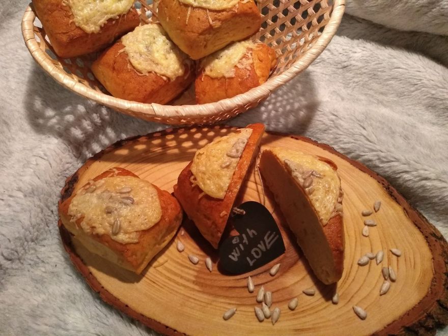 Bezlepkové slnečnicové kocky so syrom