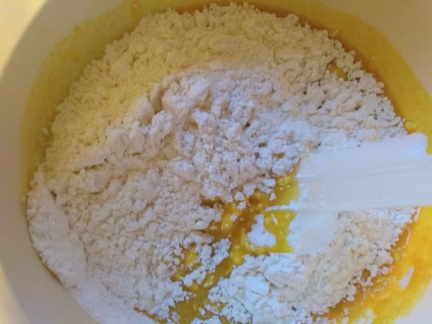 Gluten-free apple rolls