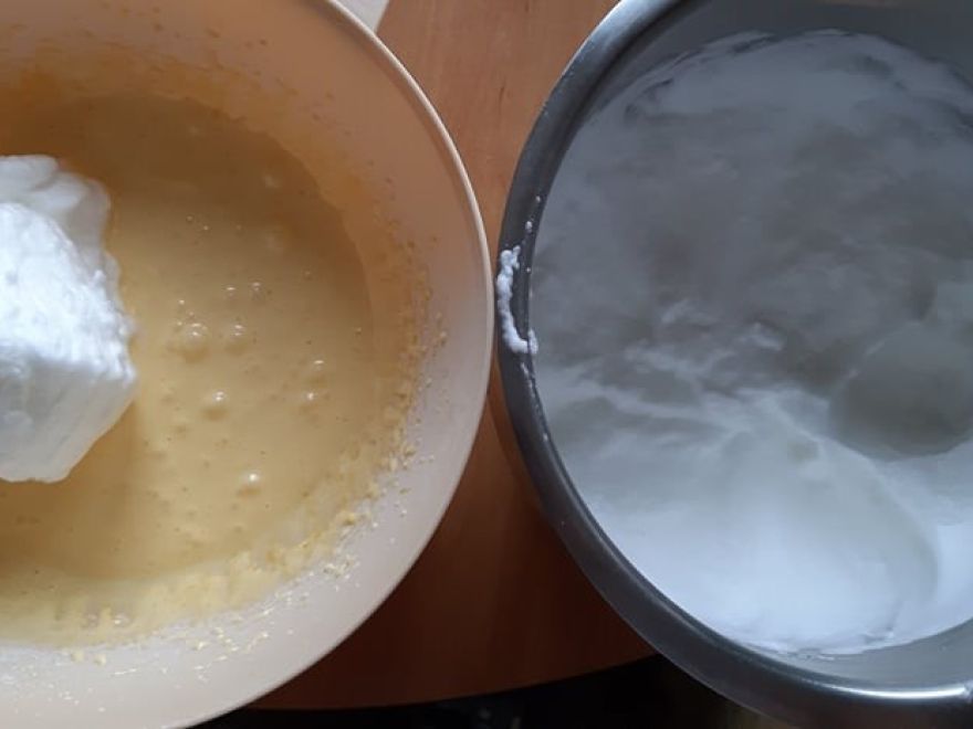 Bezlepková toffee roláda