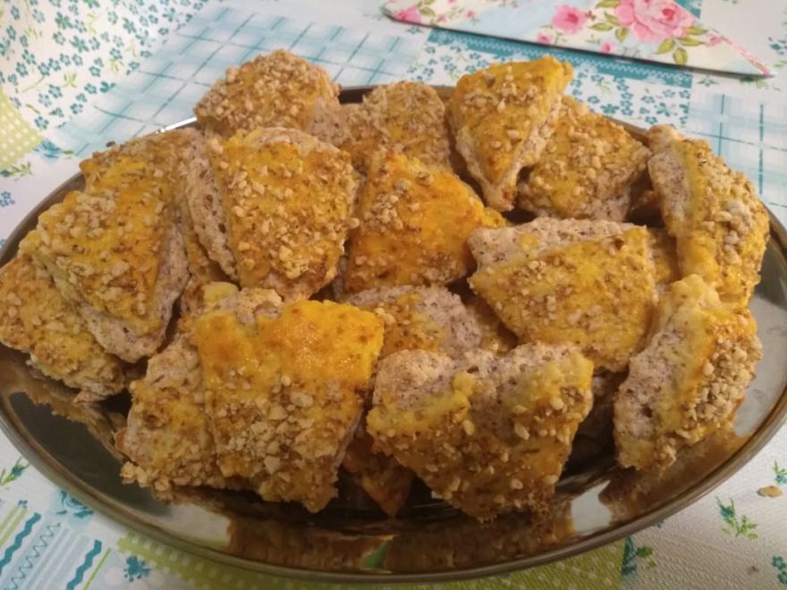 Gluten-free walnut fornetti