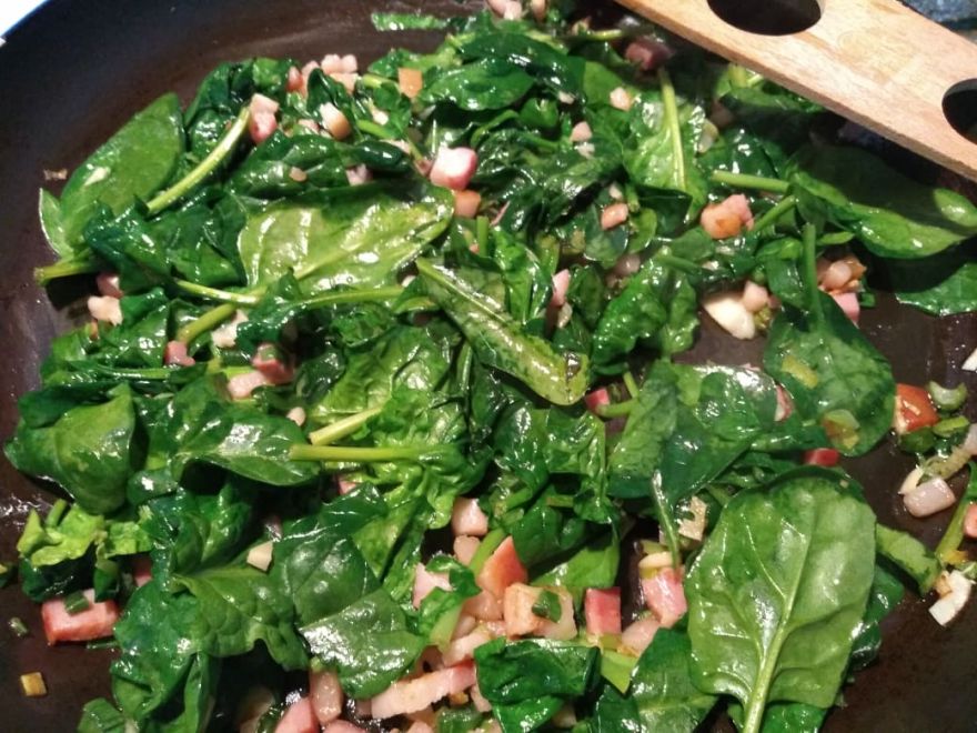 Gluten-free spinach quiche