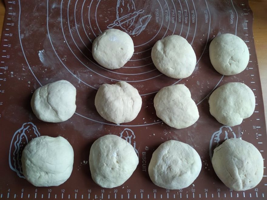 Gluten-free sourdough langoustines without yeast