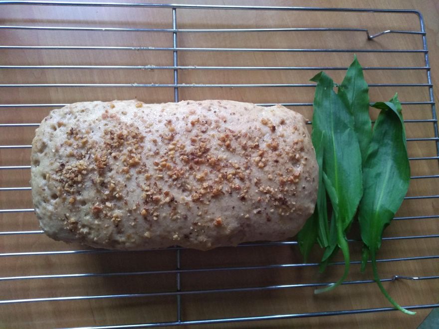 Bezlepkový chlieb s medvedím cesnakom