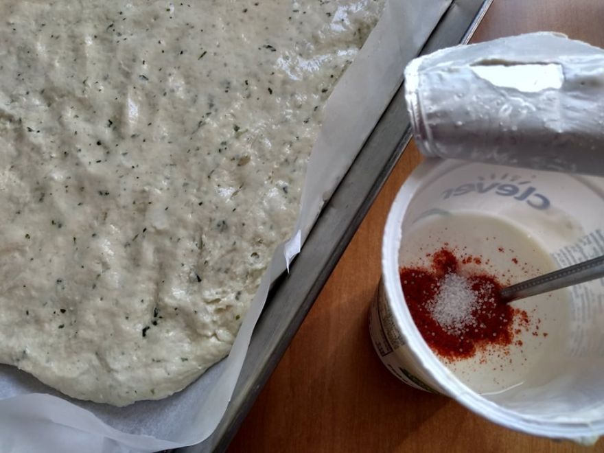 Glutenfreie Sahnetorte mit Wurst