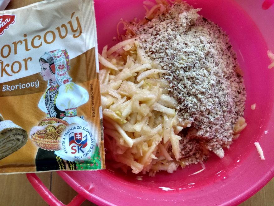 Bezlepkový štrúdlový dort