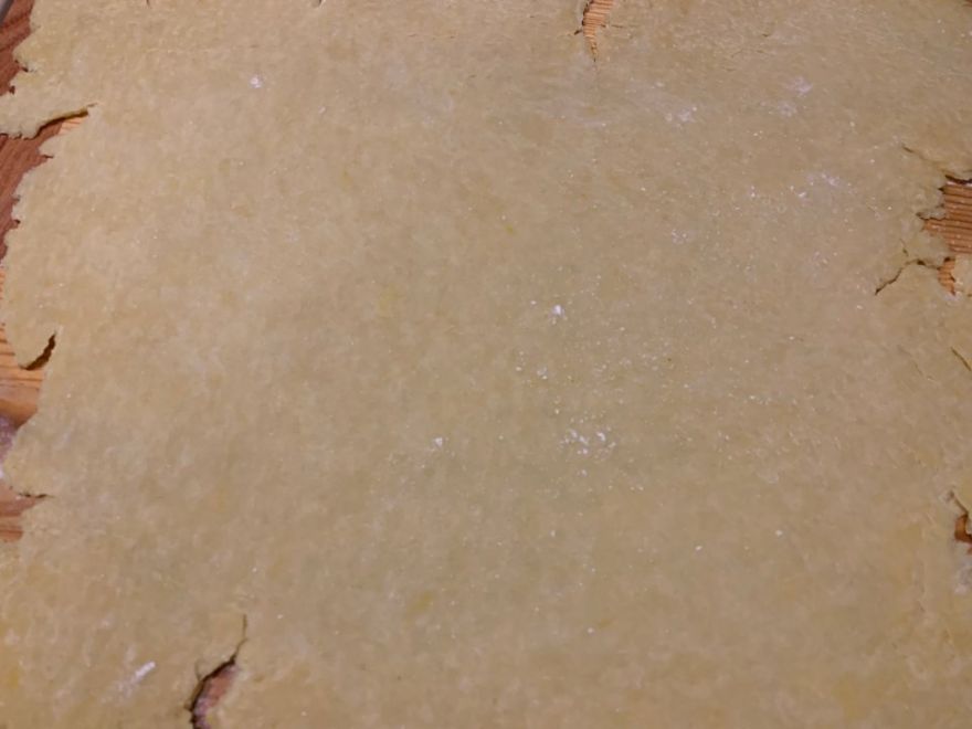 Crispy filled cookies