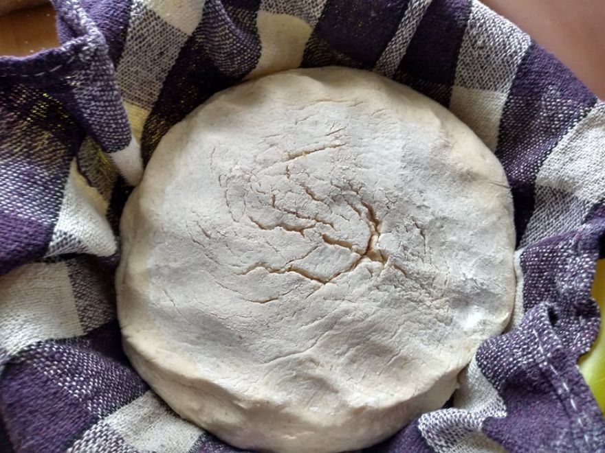 Gluten-free bread with chili and cheddar