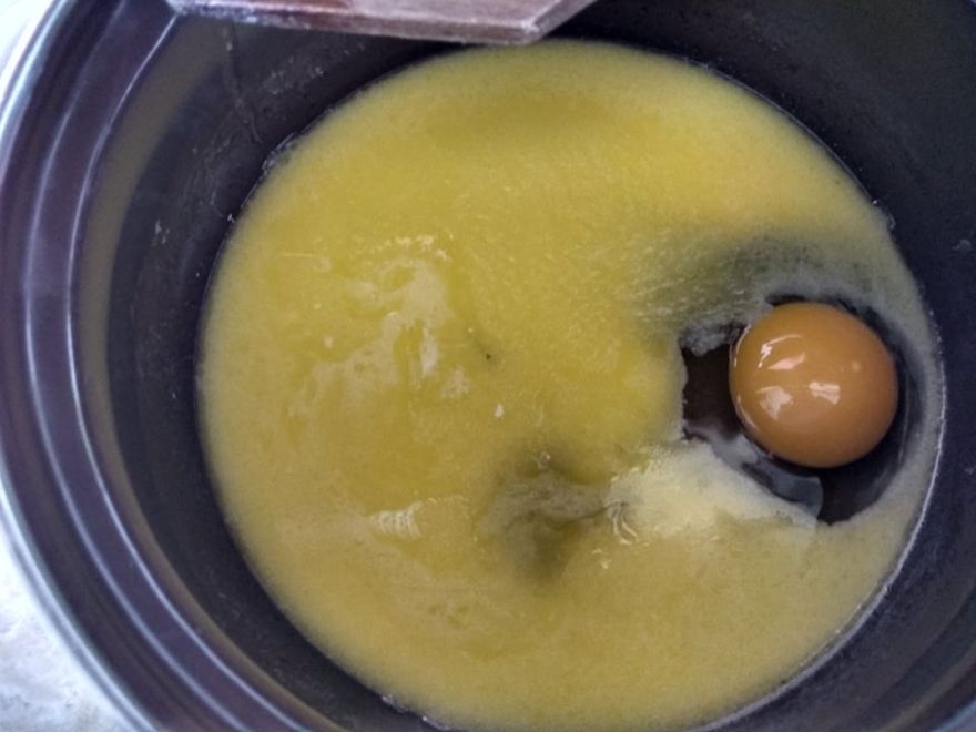 Gluténmentes belga zsemle mákos-cseresznyés töltelékkel