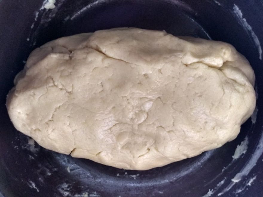 Gluténmentes belga zsemle mákos-cseresznyés töltelékkel