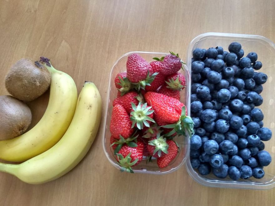 Bezlepkový ovocný dort s želatinovou polevou