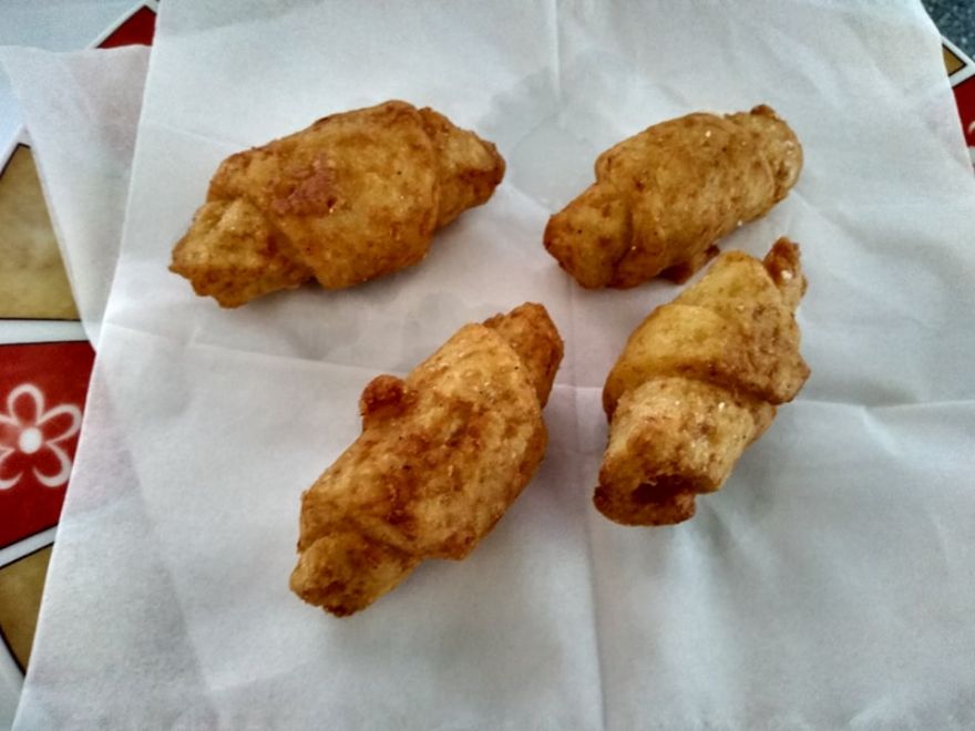 Gluténmentes burgonya tekercs reszelt sajttal töltve