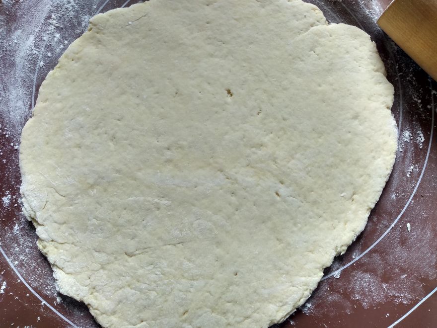 Sourdough gluten-free cheesecakes with apricots