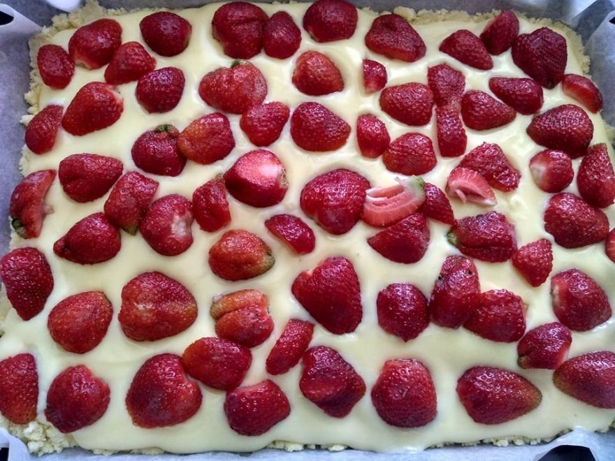 Gluten-free and dairy-free crumb cake (which even children can make)