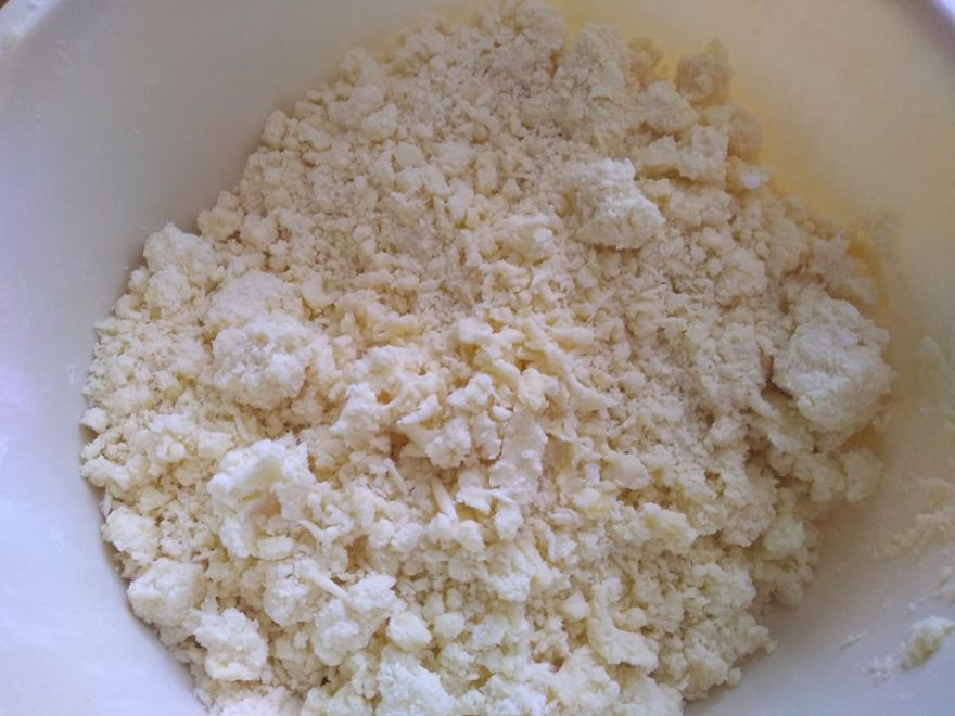 Gluten-free and dairy-free crumb cake (which even children can make)