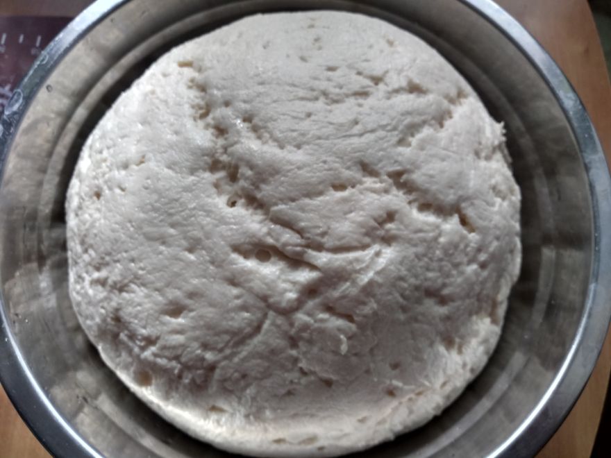 Péřový bezlepkový preclíkový chléb