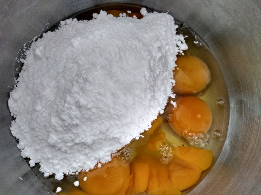 Gluténmentes mega csokitorta eperrel