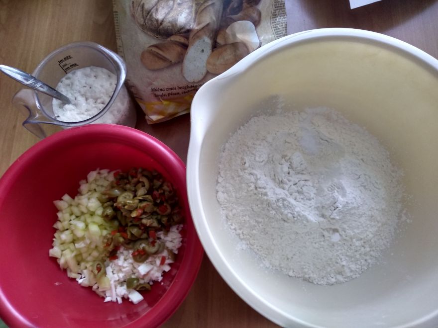 Bezlepkový pizzový chléb