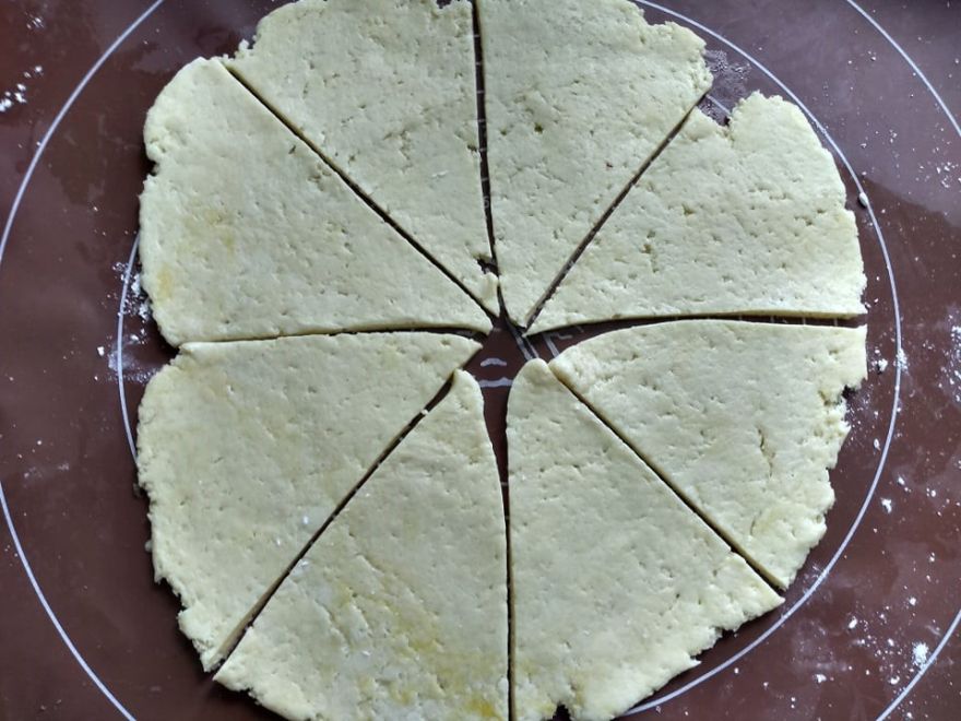 Gluten-free walnut rolls without leavening