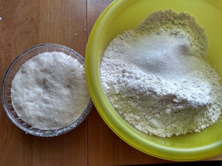 Gluten-free honey rolls with poppy seeds and sesame