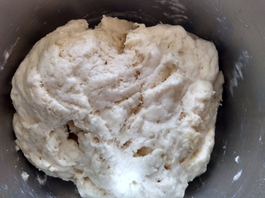 Gluten-free honey rolls with poppy seeds and sesame