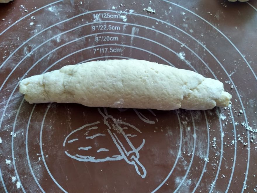 Gluten-free honey rolls with poppy seeds and sesame