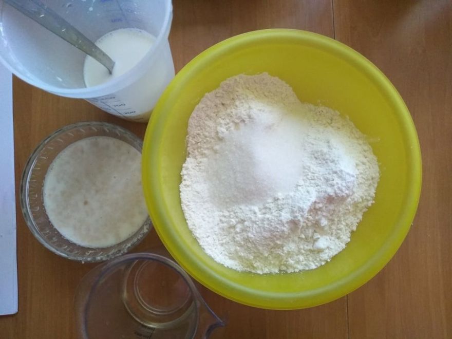 Gluten-free honey rolls with poppy seeds and sesame