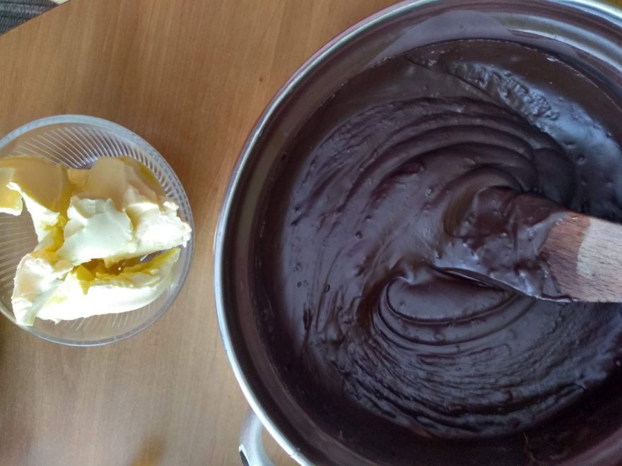 Glutenfreie Schokoladenrolle