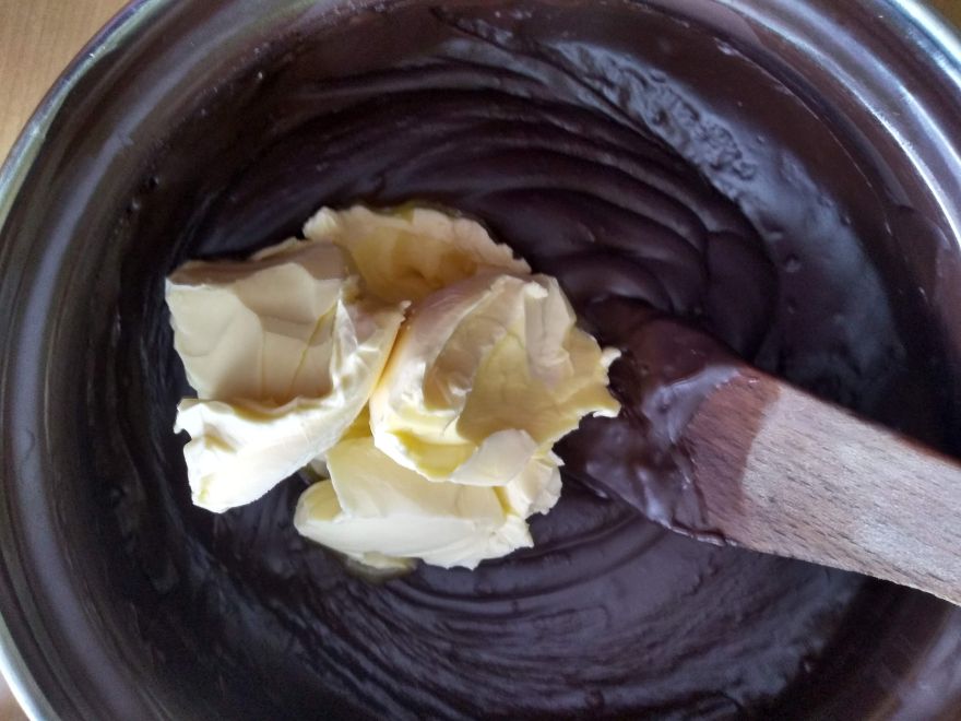 Glutenfreie Schokoladenrolle